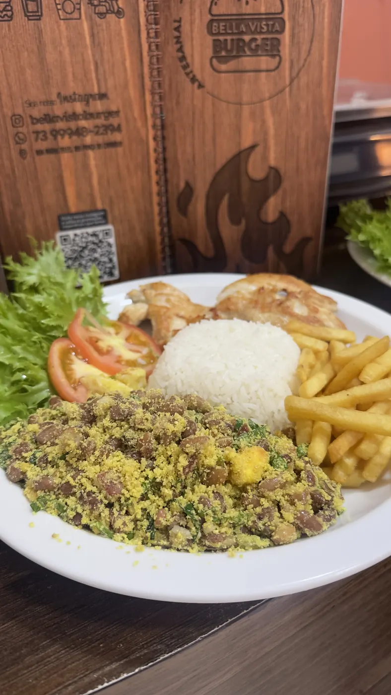 Prato executivo servido no restaurante Bella Vista em Porto Seguro